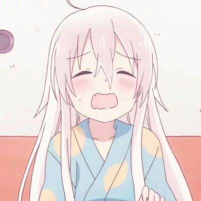 女孩太想念老人睡墓碑旁不愿走